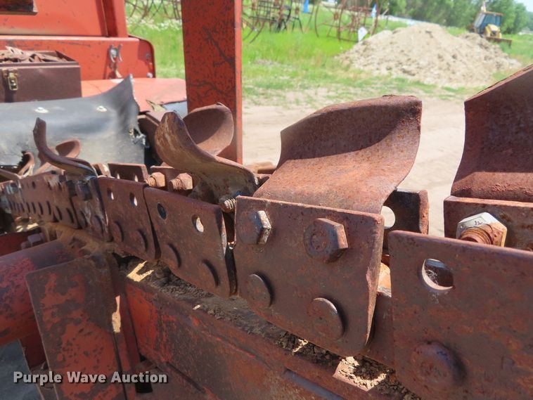 image for item DD6187 1982 Ditch Witch 4010DD trencher