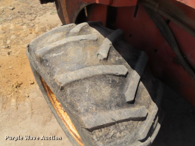 image for item DD6187 1982 Ditch Witch 4010DD trencher