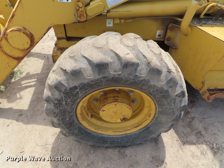 image for item DD6188 2001 Caterpillar 420D backhoe