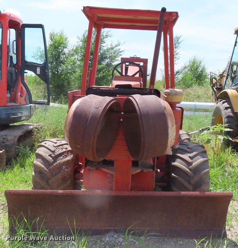 image for item DD6189 1979 Ditch Witch R65 rock saw