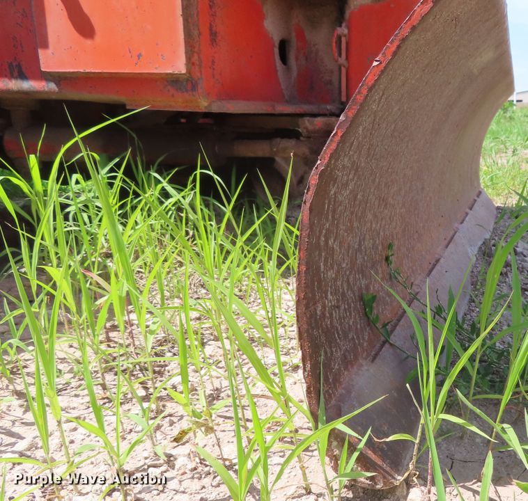 image for item DD6189 1979 Ditch Witch R65 rock saw