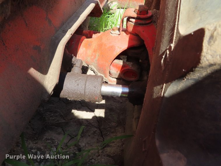 image for item DD6189 1979 Ditch Witch R65 rock saw