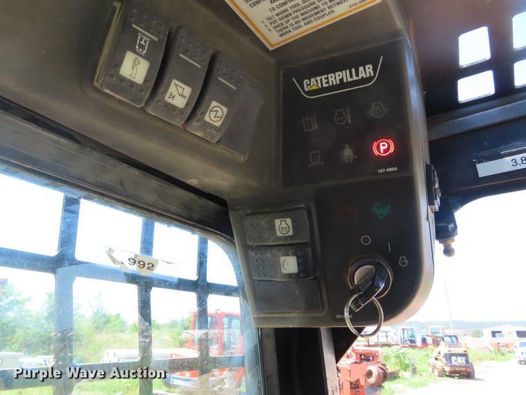 image for item DD6195 2002 Caterpillar 246 skid steer