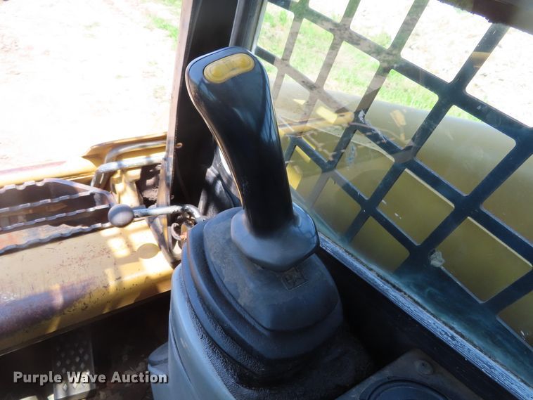 image for item DD6195 2002 Caterpillar 246 skid steer