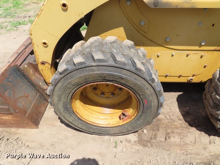 image for item DD6195 2002 Caterpillar 246 skid steer