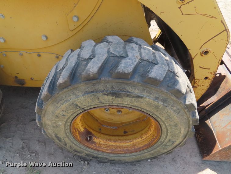 image for item DD6195 2002 Caterpillar 246 skid steer