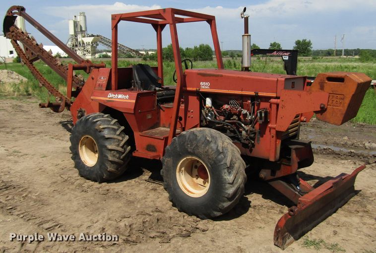 image for item DD6196 1982 Ditch Witch 6510DD trencher