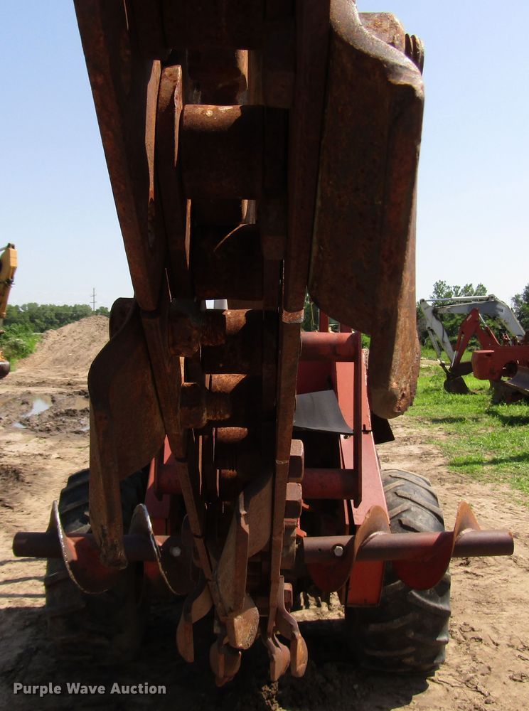 image for item DD6196 1982 Ditch Witch 6510DD trencher