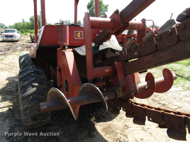 image for item DD6196 1982 Ditch Witch 6510DD trencher
