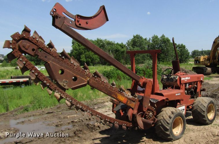 image for item DD6197 1978 Ditch Witch R40 trencher