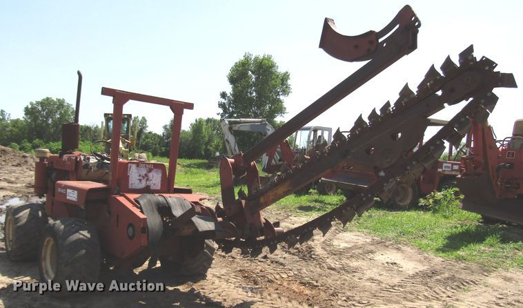 image for item DD6197 1978 Ditch Witch R40 trencher