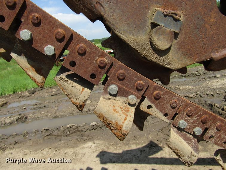 image for item DD6197 1978 Ditch Witch R40 trencher