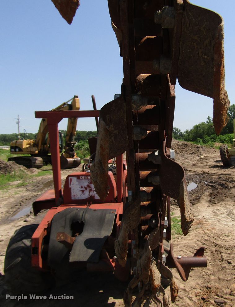 image for item DD6197 1978 Ditch Witch R40 trencher