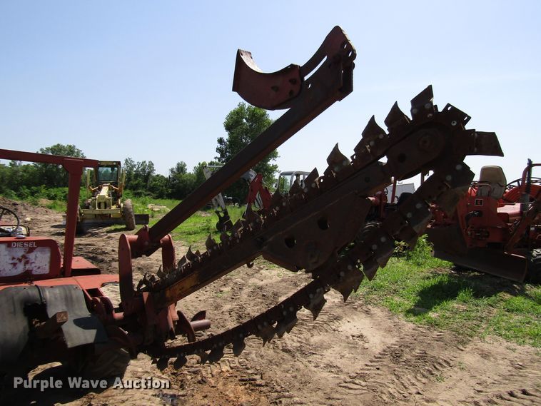 image for item DD6197 1978 Ditch Witch R40 trencher