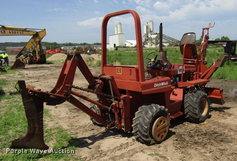 image for item DD6198 1981 Ditch Witch 4010DD cable plow