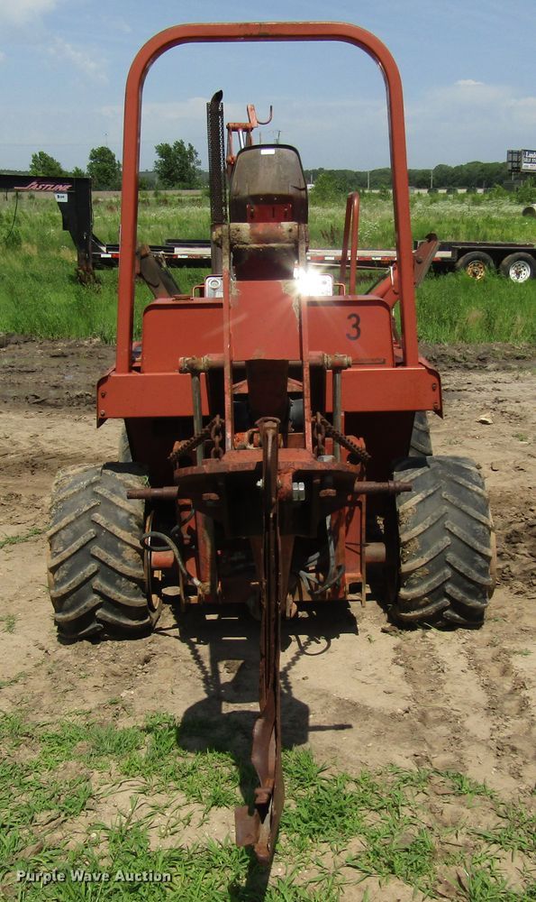 image for item DD6198 1981 Ditch Witch 4010DD cable plow