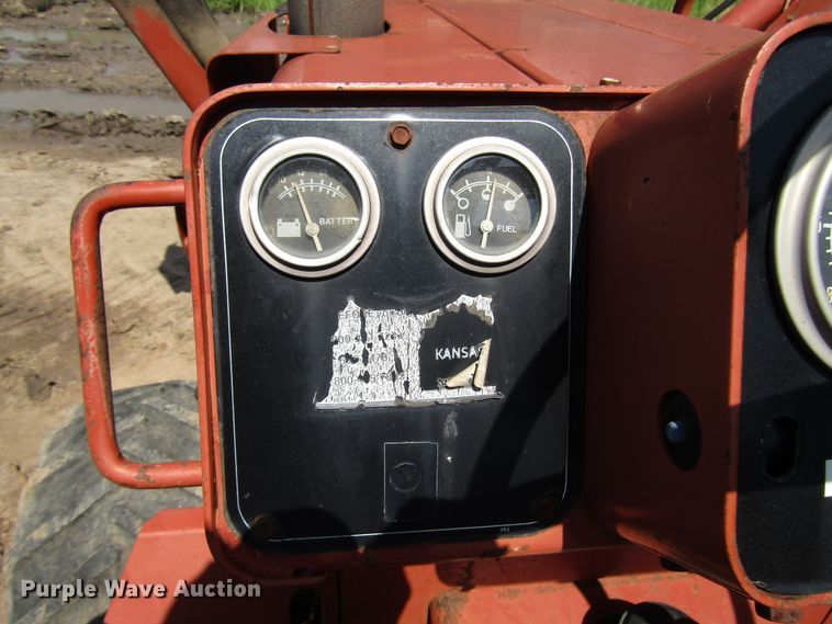 image for item DD6198 1981 Ditch Witch 4010DD cable plow