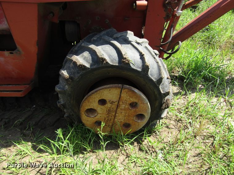 image for item DD6198 1981 Ditch Witch 4010DD cable plow