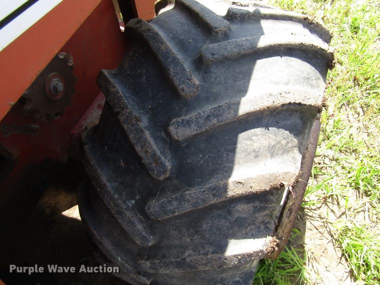image for item DD6198 1981 Ditch Witch 4010DD cable plow