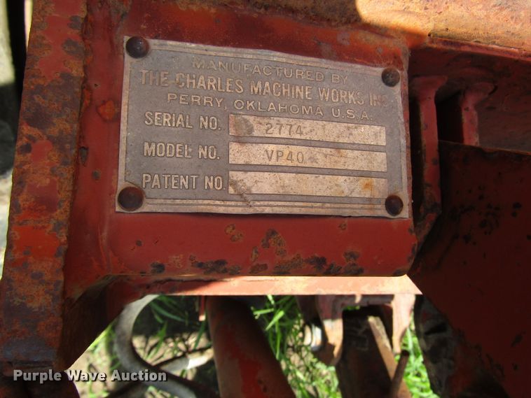 image for item DD6198 1981 Ditch Witch 4010DD cable plow