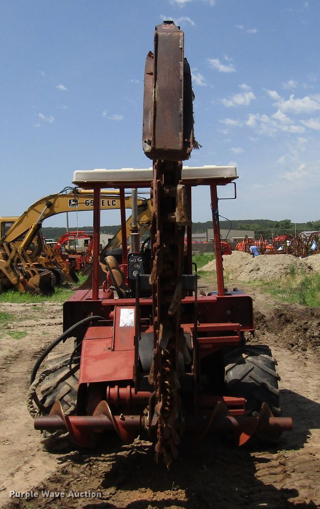 image for item DD6199 1998 Ditch Witch 8020 Turbo trencher