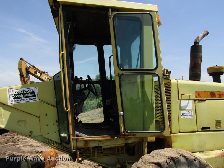 image for item DD6202 John Deere 670A motor grader