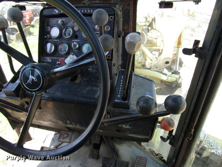 image for item DD6202 John Deere 670A motor grader