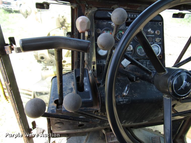 image for item DD6202 John Deere 670A motor grader