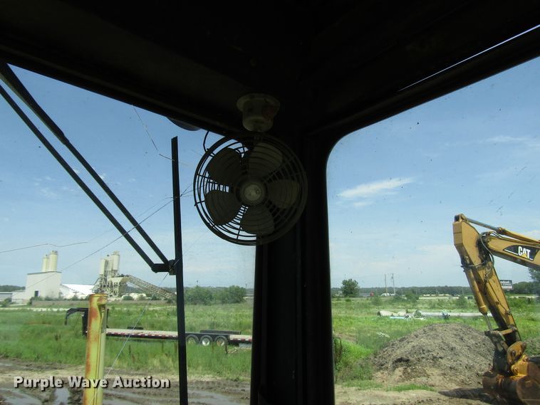 image for item DD6202 John Deere 670A motor grader