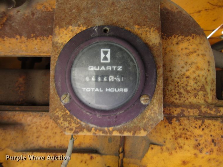 image for item DD6202 John Deere 670A motor grader