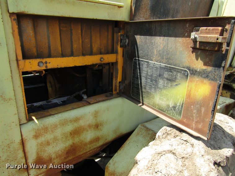 image for item DD6202 John Deere 670A motor grader