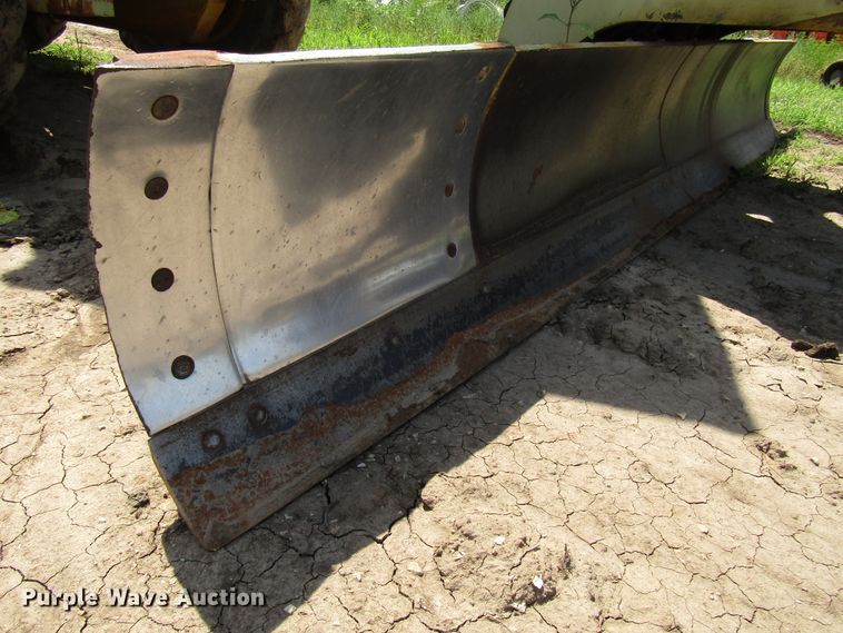 image for item DD6202 John Deere 670A motor grader