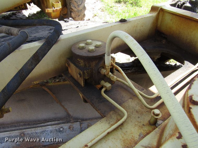 image for item DD6202 John Deere 670A motor grader