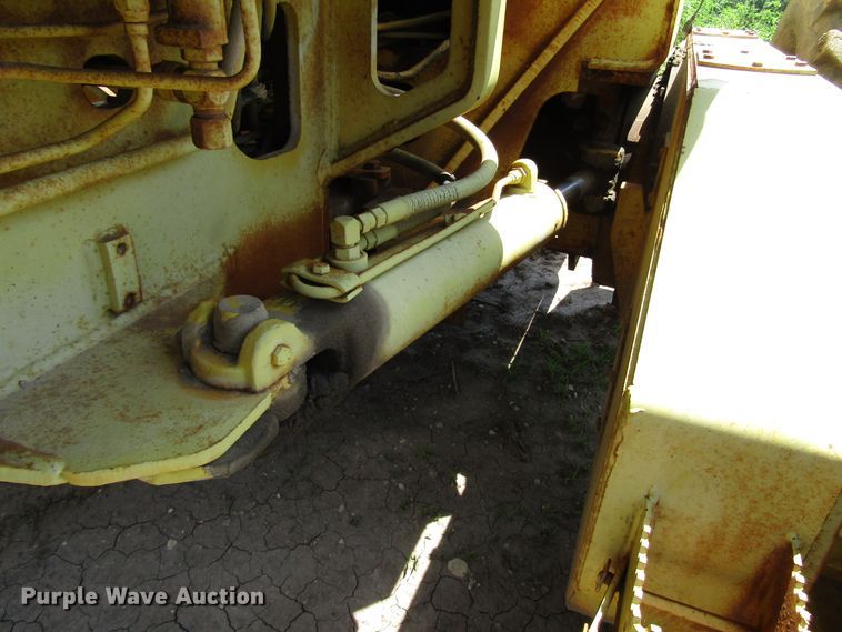 image for item DD6202 John Deere 670A motor grader