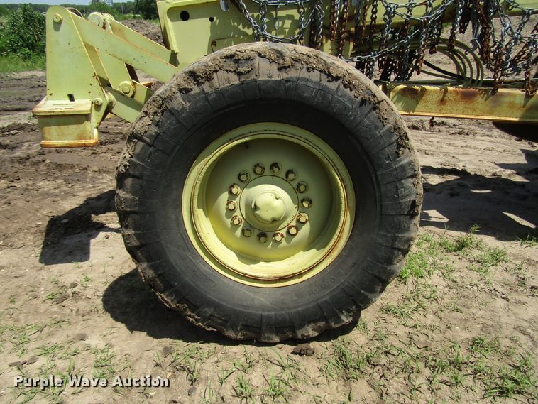 image for item DD6202 John Deere 670A motor grader