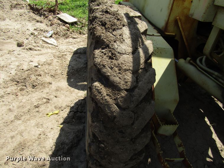 image for item DD6202 John Deere 670A motor grader