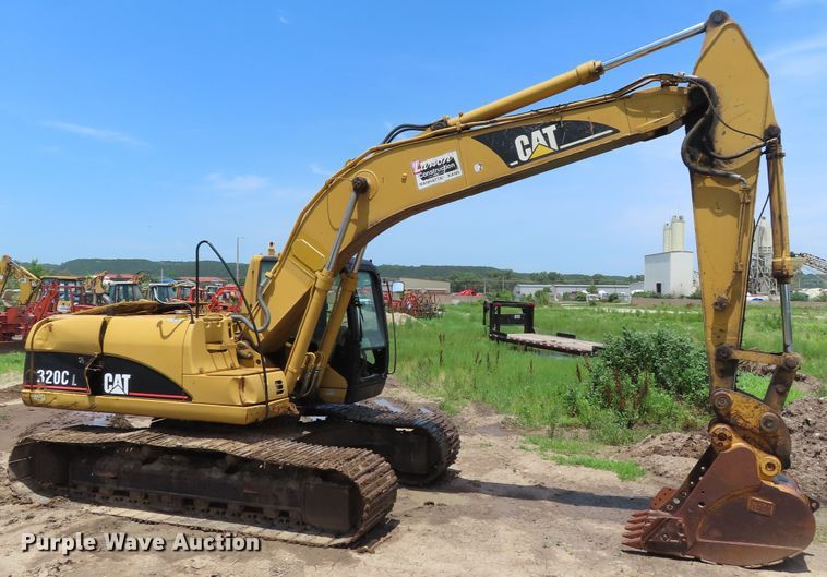image for item DD6203 2001 Caterpillar 320C L excavator