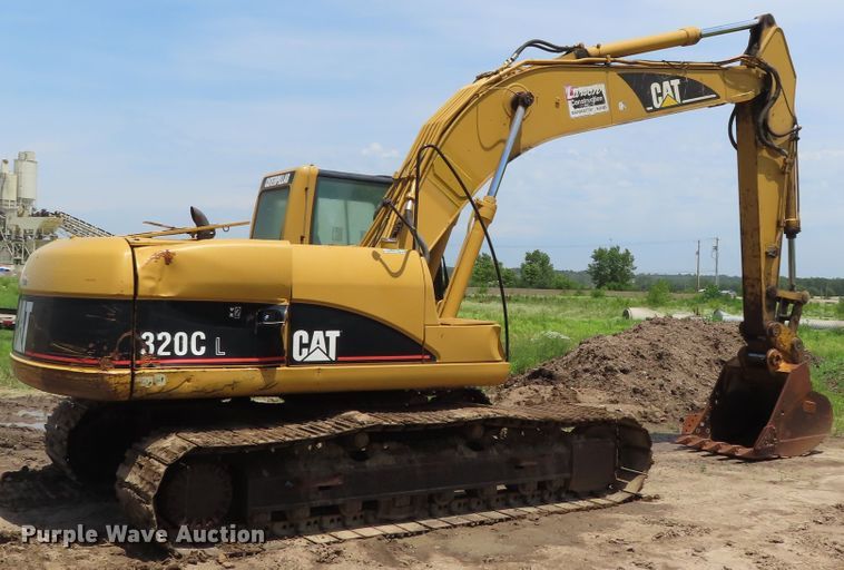 image for item DD6203 2001 Caterpillar 320C L excavator