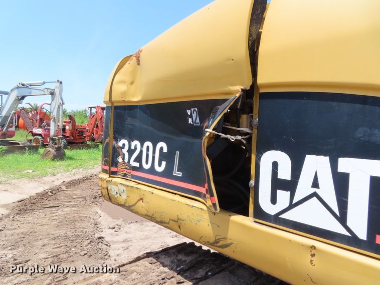 image for item DD6203 2001 Caterpillar 320C L excavator