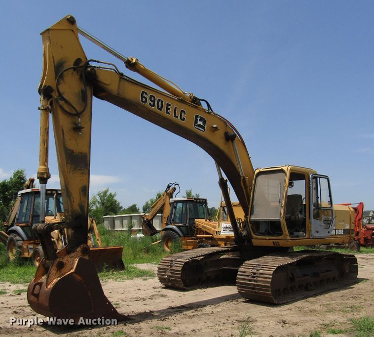 image for item DD6204 1995 John Deere 690E LC excavator