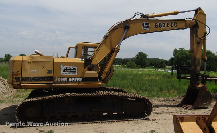 image for item DD6204 1995 John Deere 690E LC excavator