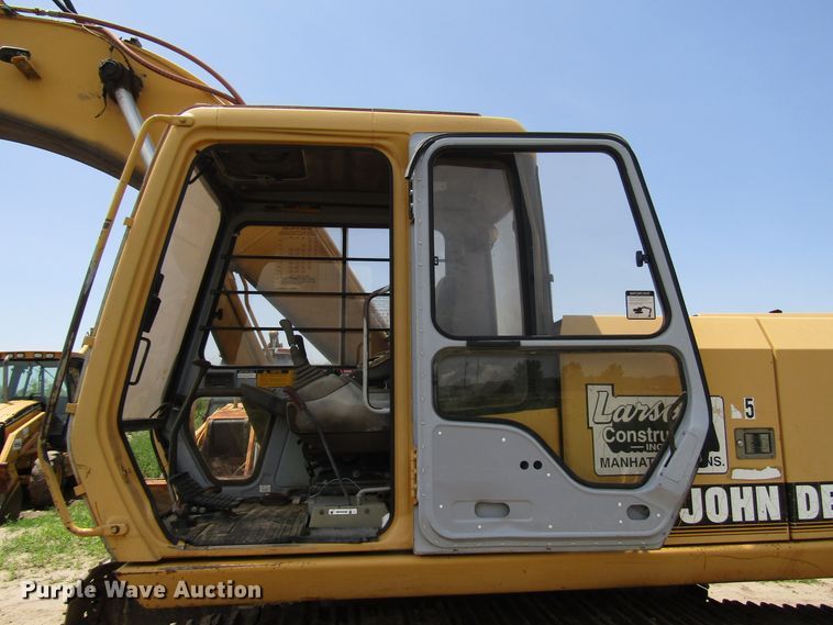 image for item DD6204 1995 John Deere 690E LC excavator