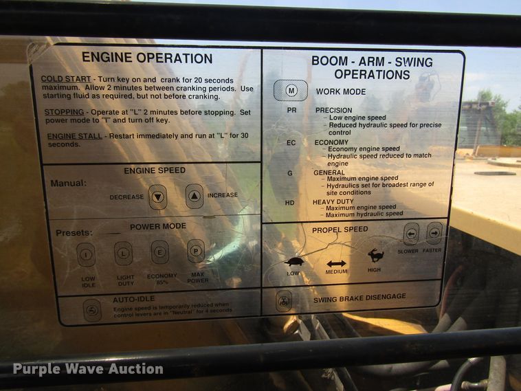 image for item DD6204 1995 John Deere 690E LC excavator