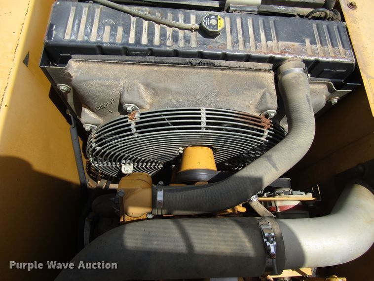 image for item DD6204 1995 John Deere 690E LC excavator