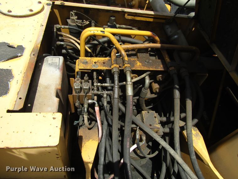 image for item DD6204 1995 John Deere 690E LC excavator
