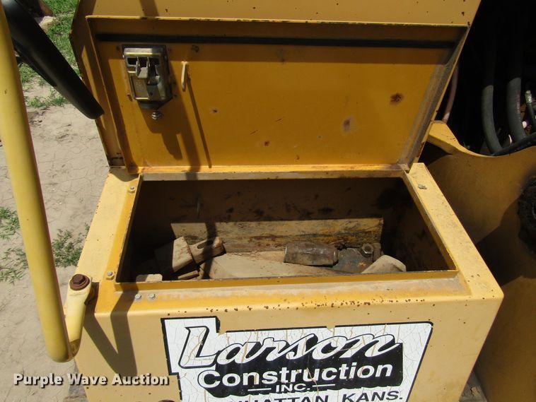 image for item DD6204 1995 John Deere 690E LC excavator