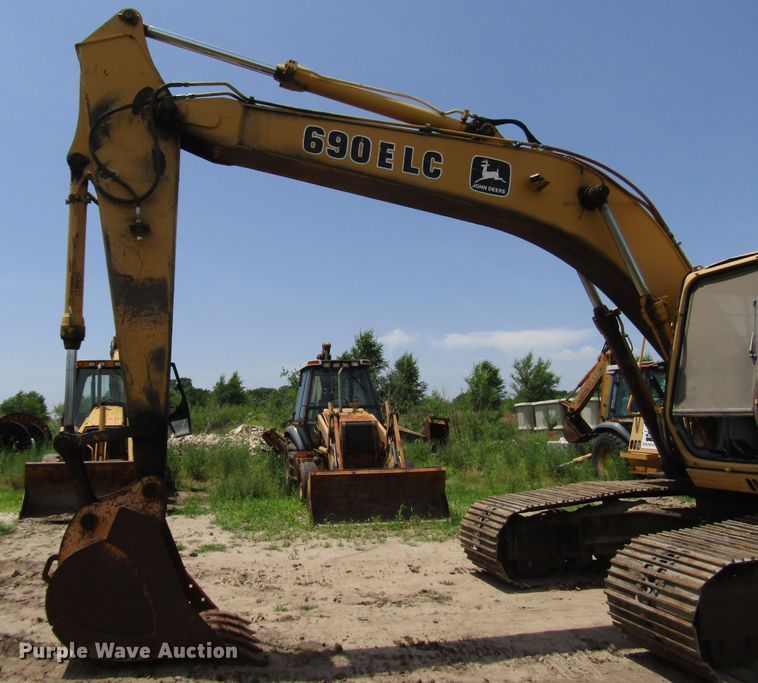 image for item DD6204 1995 John Deere 690E LC excavator