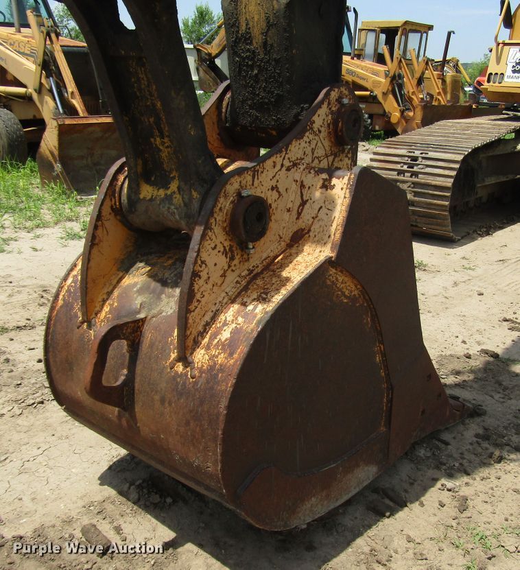 image for item DD6204 1995 John Deere 690E LC excavator