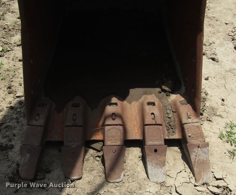 image for item DD6204 1995 John Deere 690E LC excavator