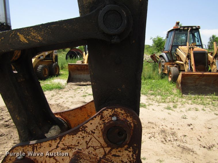 image for item DD6204 1995 John Deere 690E LC excavator